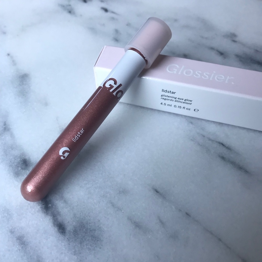Glossier lidstar in cub